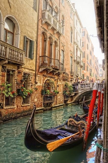 experiencias-de-viagens-veneza-canal-gondola